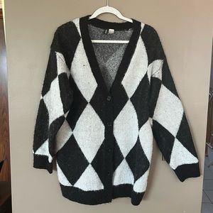 Oversized H&M Divided black and white diamond checkered cardigan